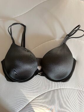 Victoria’s Secret Very Sexy Black Push-Up Bra 34D